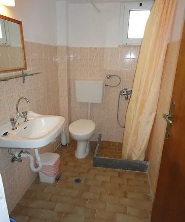 Apartment Chrisanthi *